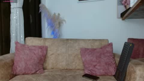 Snapshot of vanessa_brett_1 chatting on April 30, 1:23 am vanessa online show from April 30, 1:23 am