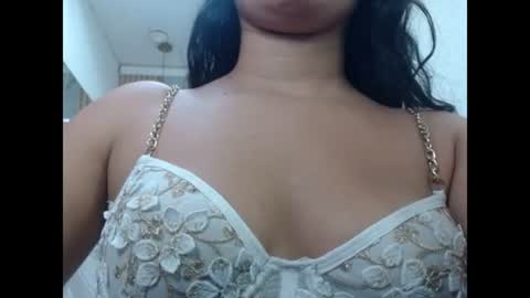Snapshot of vanessa_f chatting on June 13, 7:01 pm vanessa online show from June 13, 7:01 pm
