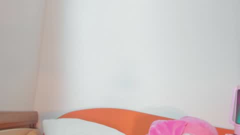 Snapshot of vanessaadol chatting on December 18, 9:58 am vanessaadol online show from December 18, 9:58 am