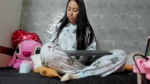 Snapshot of vanessaadol chatting on March 9, 11:03 am vanessaadol online show from March 9, 11:03 am