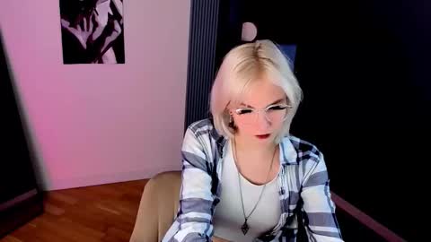 Snapshot of vanessaaustin chatting on February 23, 2:58 pm Vanessa online show from February 23, 2:58 pm