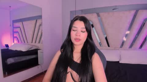 vanessaduval online show from October 30, 11:16 pm