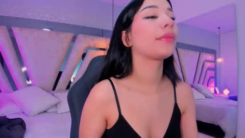 vanessaduval online show from November 4, 3:49 am