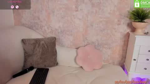 Snapshot of vanessafox__ chatting on July 6, 3:03 pm V online show from July 6, 3:03 pm