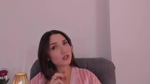 vanessajohnsonn online show from February 25, 1:04 am