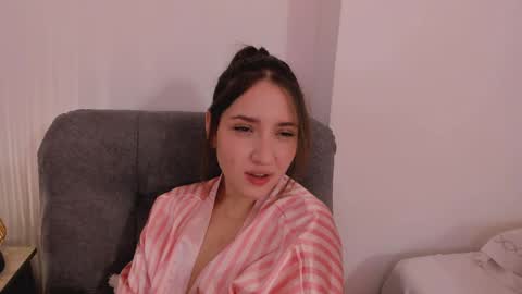 Snapshot of vanessajohnsonn chatting on April 9, 1:27 am vanessajohnsonn online show from April 9, 1:27 am