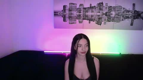 Snapshot of vanessarusu chatting on May 12, 11:02 pm Vanessa Rusu online show from May 12, 11:02 pm