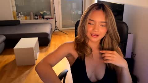 Snapshot of vanesse_ chatting on May 13, 8:38 pm Irina online show from May 13, 8:38 pm