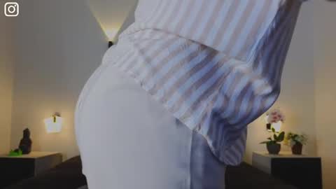 Snapshot of vanestrauss chatting on March 7, 8:33 pm New account follow me online show from March 7, 8:33 pm