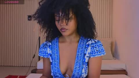 Snapshot of vanestrauss chatting on April 27, 10:19 pm New account follow me online show from April 27, 10:19 pm