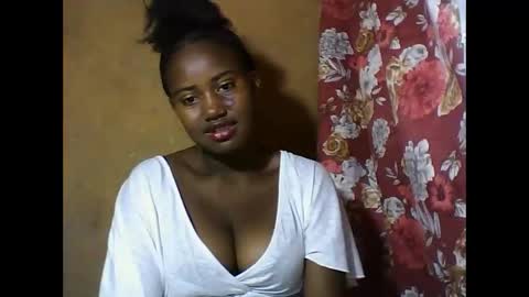 Snapshot of vaniah321 chatting on December 21, 9:55 am vaniah321 online show from December 21, 9:55 am