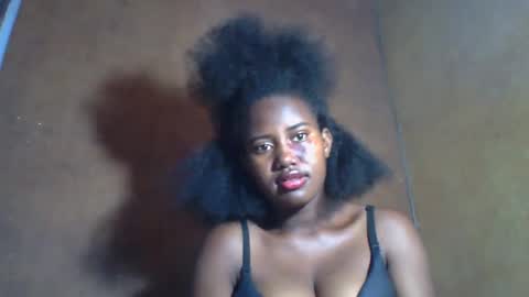 Snapshot of vaniah321 chatting on January 15, 11:00 am vaniah321 online show from January 15, 11:00 am