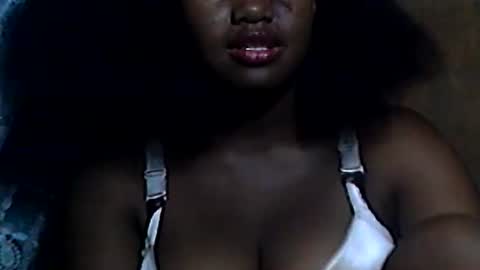 Snapshot of vaniah321 chatting on January 16, 9:48 am vaniah321 online show from January 16, 9:48 am