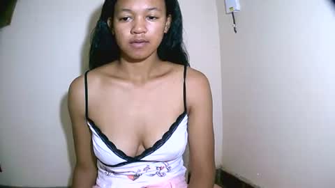 vanih27 online show from March 28, 7:13 pm