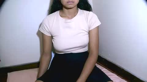 vanih27 online show from March 31, 7:53 am