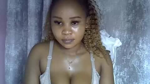 Snapshot of vanillavenus chatting on February 18, 8:49 pm vanillavenus online show from February 18, 8:49 pm