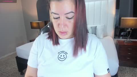 Snapshot of vanitysex chatting on December 9, 11:36 am Karine online show from December 9, 11:36 am