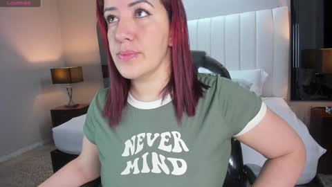 Snapshot of vanitysex chatting on January 25, 11:34 am Karine online show from January 25, 11:34 am