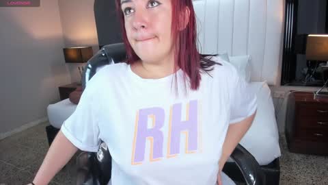 Snapshot of vanitysex chatting on January 29, 11:30 am Karine online show from January 29, 11:30 am