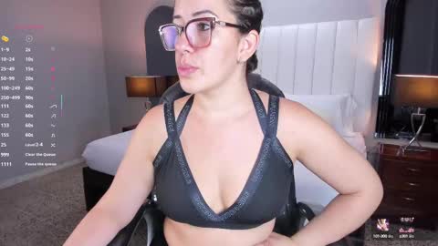 Snapshot of vanitysex chatting on October 11, 11:31 am Karine online show from October 11, 11:31 am