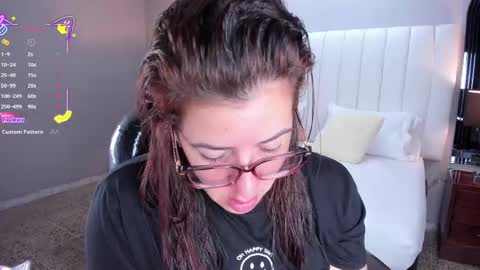 Snapshot of vanitysex chatting on October 27, 11:36 am Karine online show from October 27, 11:36 am