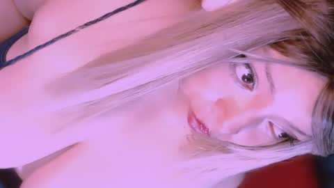 Snapshot of vanne_amet chatting on July 11, 12:08 pm free follow me online show from July 11, 12:08 pm