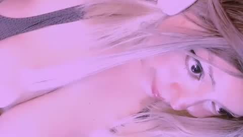 Snapshot of vanne_amet chatting on July 12, 11:07 pm free follow me online show from July 12, 11:07 pm