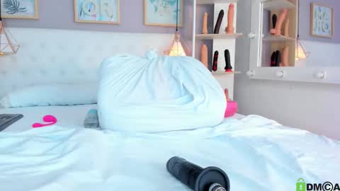 vannia smith  online show from February 23, 12:46 pm