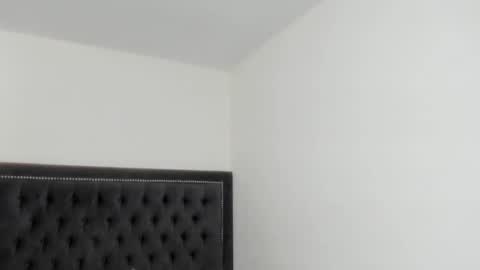 Snapshot of vannsexporn chatting on February 27, 3:25 am Vannesa online show from February 27, 3:25 am