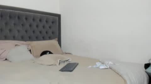 Snapshot of vannsexporn chatting on March 4, 2:17 am Vannesa online show from March 4, 2:17 am