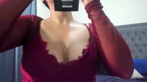 Snapshot of vannsexporn chatting on October 6, 9:07 am Vannesa online show from October 6, 9:07 am