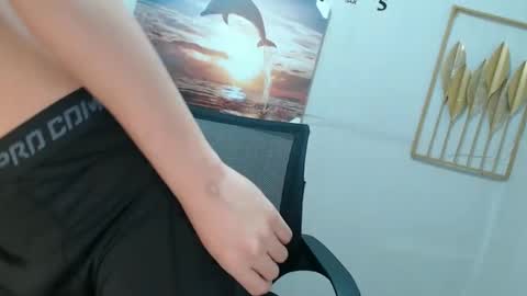 Snapshot of vanxxx2005 chatting on December 11, 7:14 pm vanxxx2005 online show from December 11, 7:14 pm