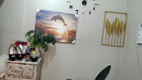 Snapshot of vanxxx2005 chatting on January 25, 6:12 am vanxxx2005 online show from January 25, 6:12 am