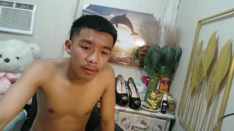 Snapshot of vanxxx2005 chatting on February 20, 1:36 am vanxxx2005 online show from February 20, 1:36 am