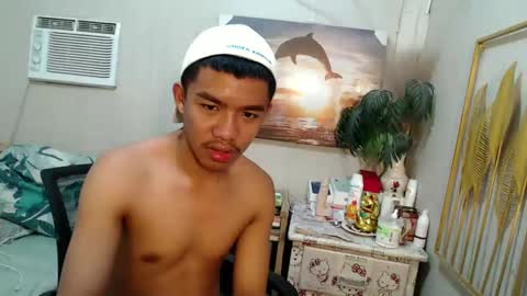 Snapshot of vanxxx2005 chatting on March 5, 11:06 am vanxxx2005 online show from March 5, 11:06 am