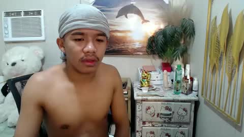 Snapshot of vanxxx2005 chatting on March 11, 11:15 pm vanxxx2005 online show from March 11, 11:15 pm