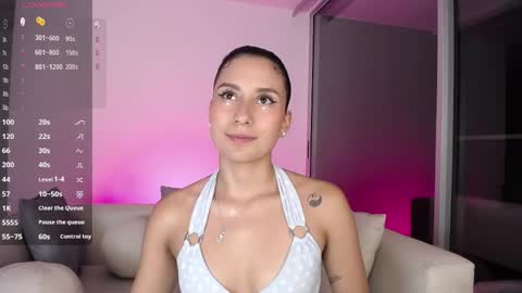 Snapshot of varenka_ivanova22 chatting on May 14, 6:53 am varenka_ivanova22 online show from May 14, 6:53 am