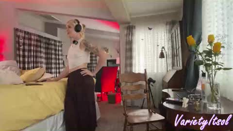 Variety online show from April 13, 11:32 pm