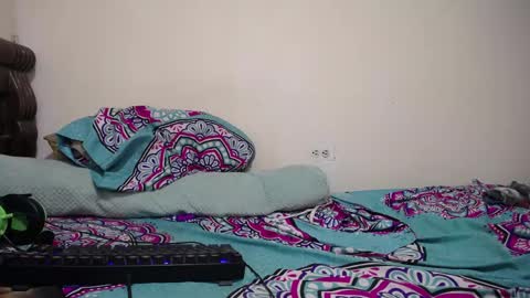 Snapshot of varmico chatting on April 20, 1:41 am Harold online show from April 20, 1:41 am