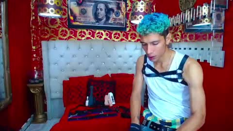 Snapshot of varonaesteban7 chatting on July 4, 8:04 pm Esteban online show from July 4, 8:04 pm