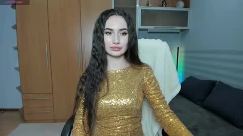Snapshot of vasilisacute chatting on April 18, 7:18 pm Mira online show from April 18, 7:18 pm