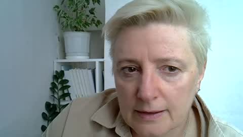 vea_motty online show from May 28, 10:12 am