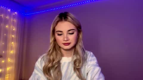 Monika online show from February 7, 1:04 pm