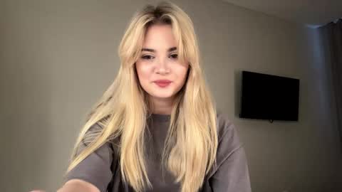 Monika online show from March 3, 1:06 pm