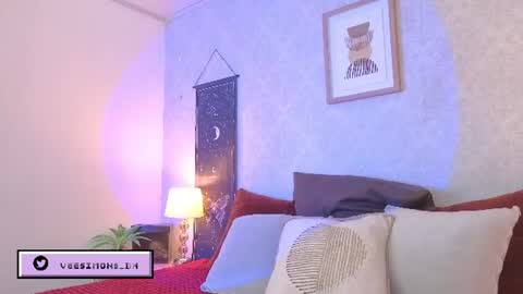 Snapshot of veesimons_dh chatting on June 10, 7:35 pm Vee Simons online show from June 10, 7:35 pm