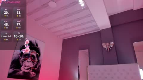 Snapshot of vega_roux chatting on December 14, 8:51 pm VEGA online show from December 14, 8:51 pm