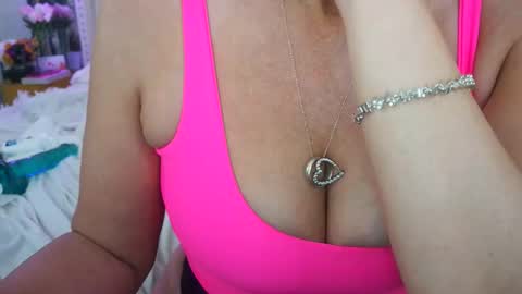 Snapshot of vegas_danielle chatting on May 19, 1:56 am Vegas Dani online show from May 19, 1:56 am