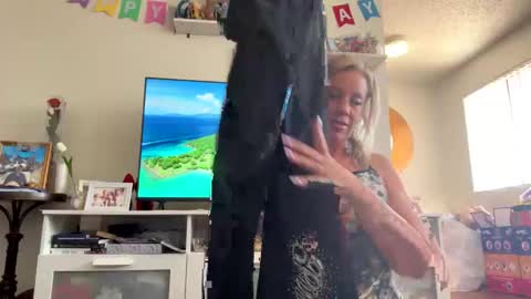 Snapshot of vegas_danielle chatting on May 31, 9:49 pm Vegas Dani online show from May 31, 9:49 pm
