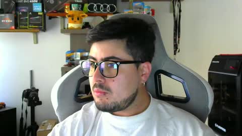 Snapshot of veils24 chatting on November 4, 3:00 pm Charles online show from November 4, 3:00 pm