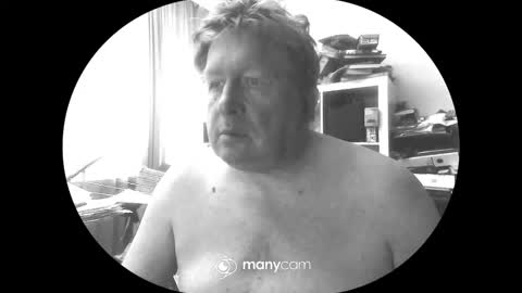 Snapshot of vejun2025 chatting on April 29, 5:33 am vejun2025 online show from April 29, 5:33 am